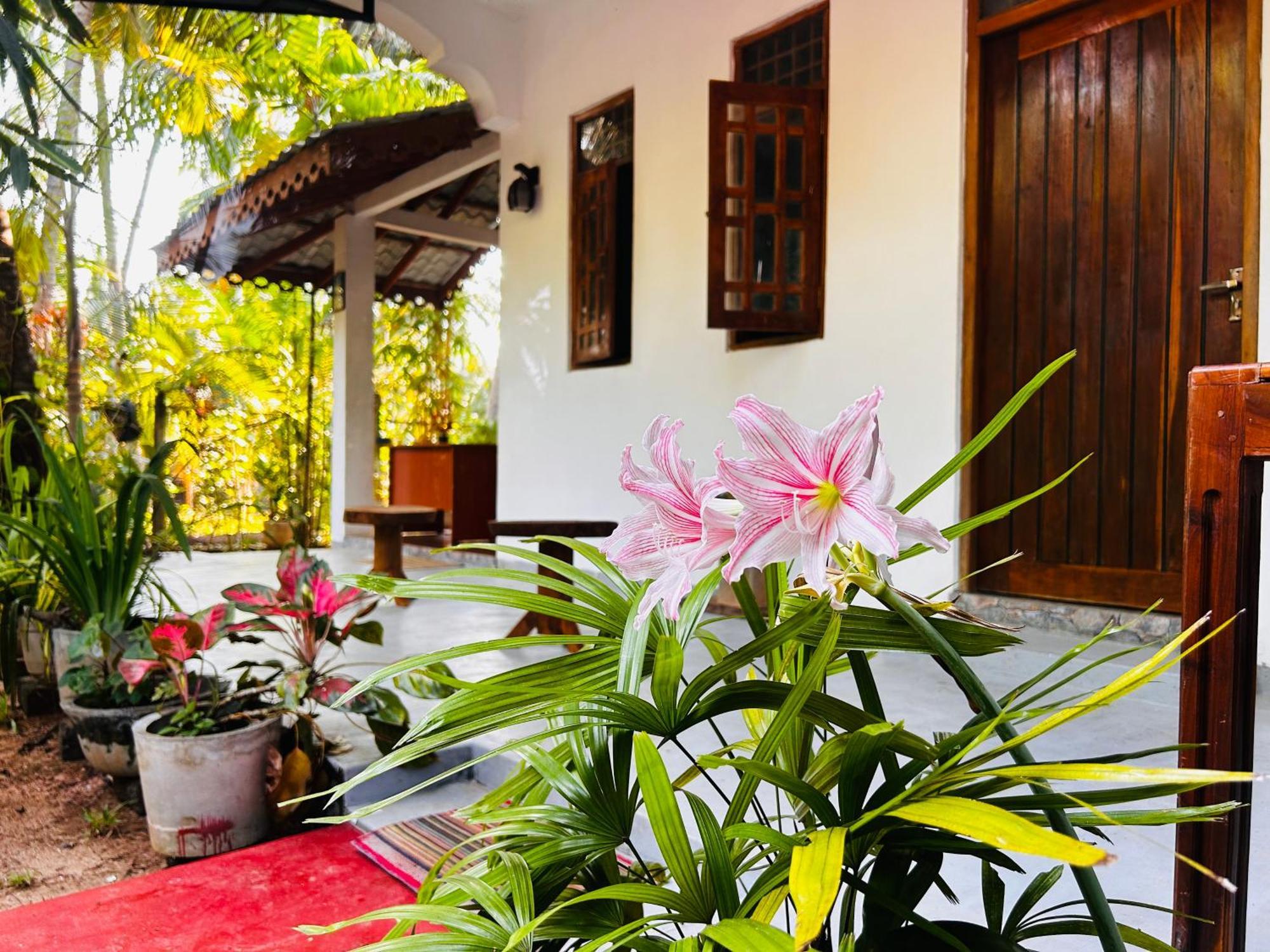 Pearl Bungalow Trincomalee Exterior photo