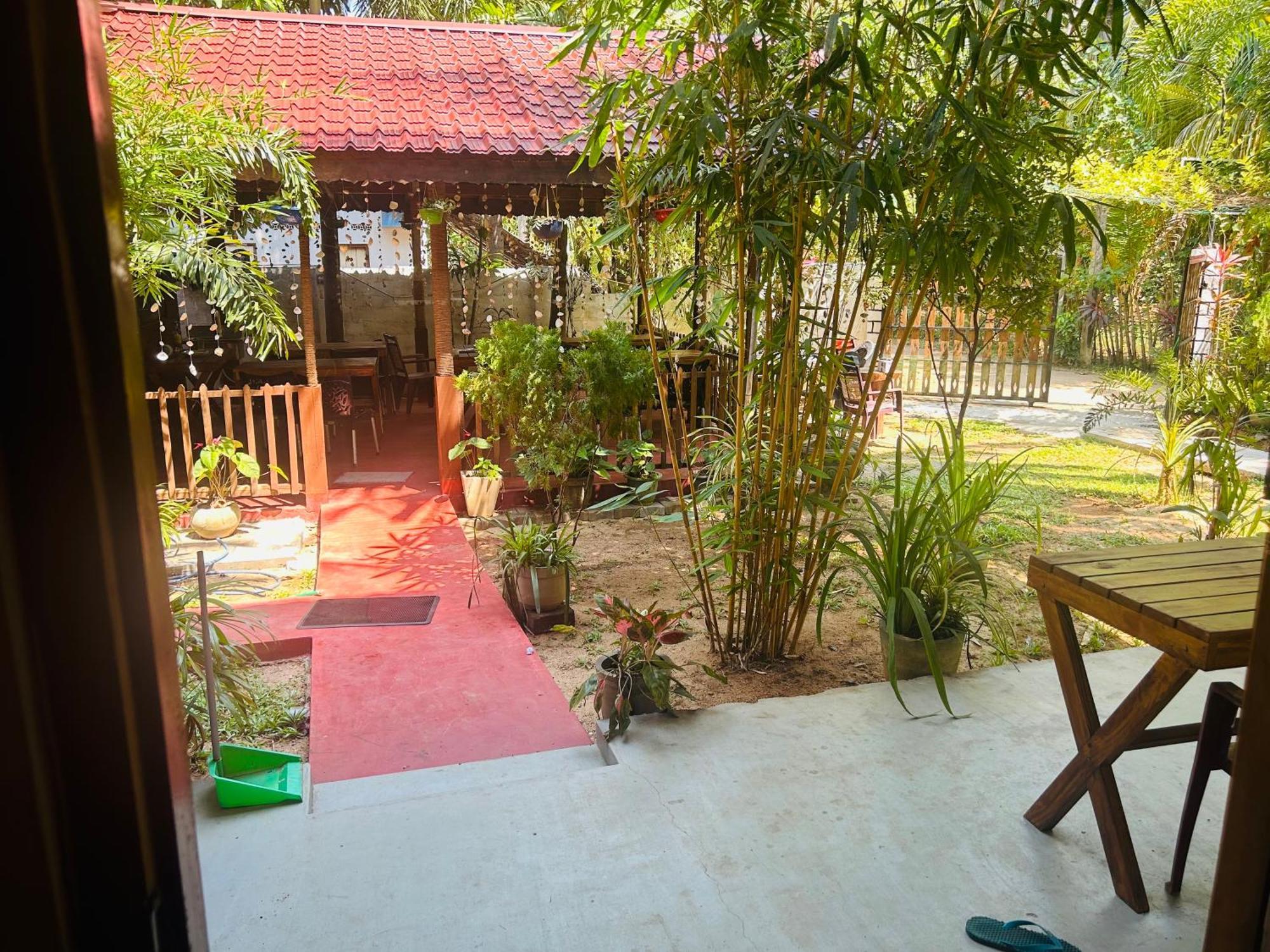 Pearl Bungalow Trincomalee Exterior photo
